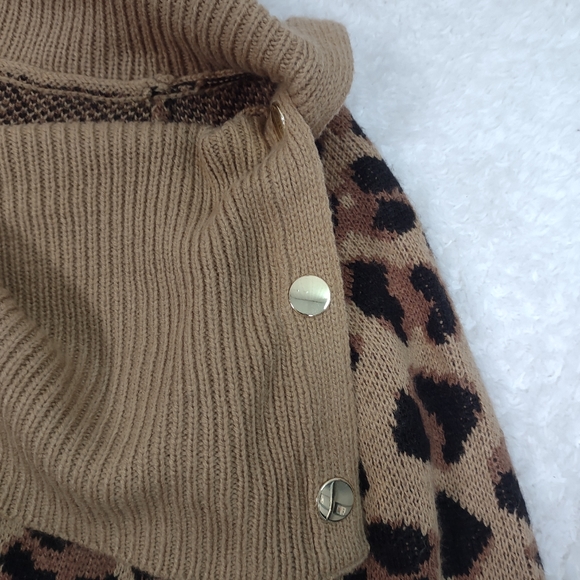 89th+Madison Women's Leopard Print Cowl Neck Sweater Size Medium - Picture 5 of 15